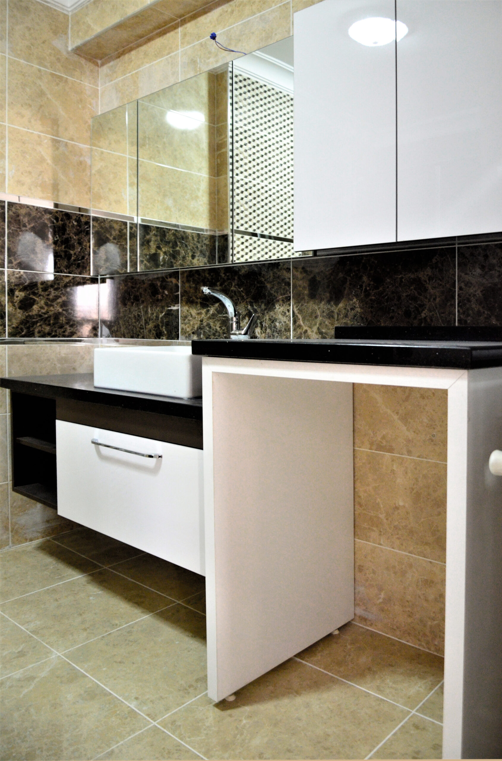 High Gloss Kapaklı Çimstone Tezgahlı Banyo Dolabı Ankara Keçiören Yenimahalle Çankaya High Gloss Kapaklı Çimstone Tezgahlı Banyo Dolabı Ankara Keçiören Yenimahalle Çankaya
